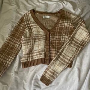 Brand new hollister button up cute sweater